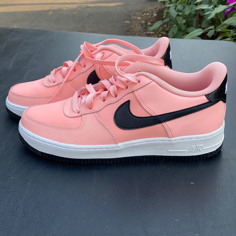 Nike Air Force / Pink / New no Box / 7 Youth